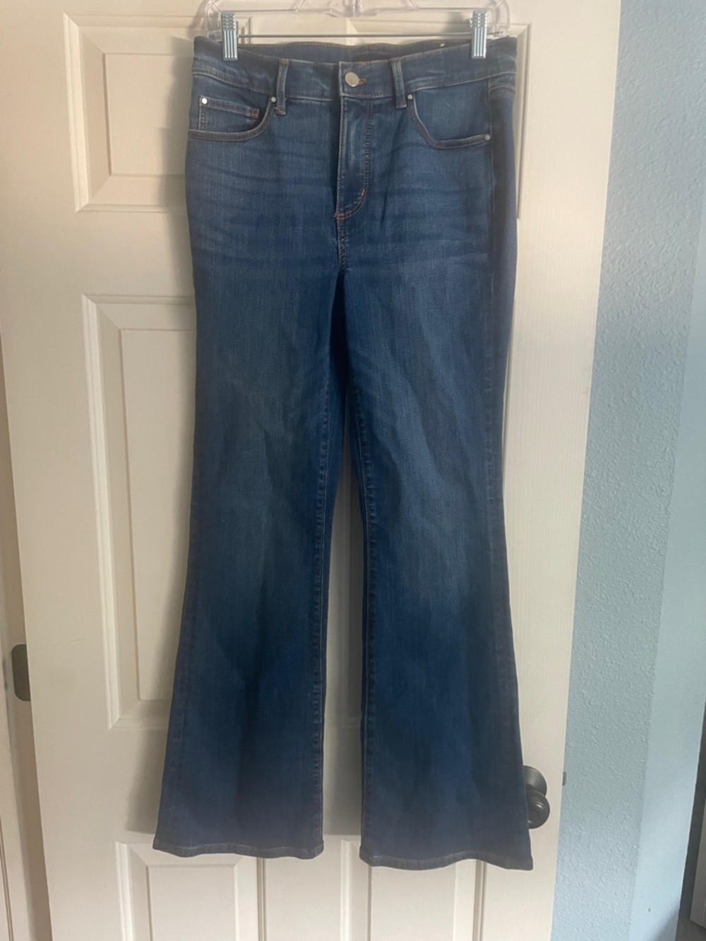 New with tags Ann Taylor the boot jeans size 6